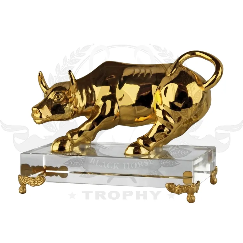 Custom Logo Beroemde Antieke Vergulde Metalen Ambachtelijke Bull <span class=keywords><strong>Sculptuur</strong></span> Voor Huisdecoratie