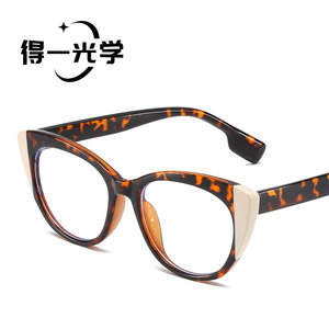 แว่นตา De Yi Optics ลายเสือดาว ขอบสีแดง กรอบสี่เหลี่ยม ป้องกันแสงสีฟ้า สำหรับผู้หญิง เลนส์ PC กรอบกว้าง บริดจ์ขนาดกลาง - Product Image 5
