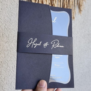 Elegante Tarjeta de Invitación de Boda con Lámina Dorada Negra, Acabado Mate Personalizado, Carpeta Rectangular - Product Image 3