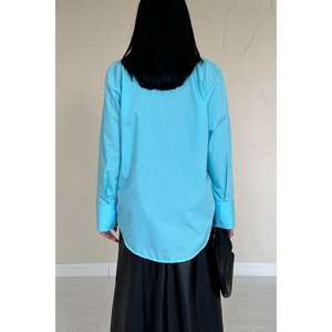 Camisas de Popelina Azul para Mujer, Colección al por Mayor de Blusas y Camisas Elegantes - Product Image 1