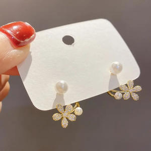 Orecchini a Perno con Fiore in Oro Bianco e Perla Coltivata, Argento 925, Grado AAA, Gioielli Romantici da Donna per Uso Quotidiano - Product Image 4
