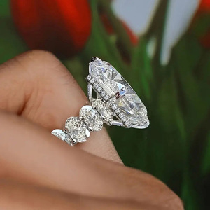Anello con design geometrico ovale Anello da dito in stile elegante per donna - Product Image 3