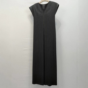 Robe plissée Miyake mi-longue en tissu écologique froncé et uni, coupe décontractée, style occidental, pour femme, vente en gros en ligne, collection PY 2026 - Product Image 4