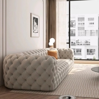Canapé classique de style italien avec boutons capitonnés, canapé moderne gris et blanc pour salon, meubles de salon pour la maison