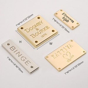 Placa de Metal Dorada con Letras para Logotipo de Ropa, Etiqueta de Metal Personalizada para Coser en la Ropa con Dos Agujeros para Trajes de Baño y Suéteres - Product Image 3