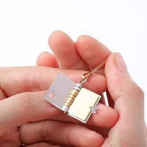 Kalung rantai liontin jimat buku baja tahan karat terukir teks rahasia hadiah pecinta ibu anak perempuan kustom ukiran halaman kalung - Product Image 5