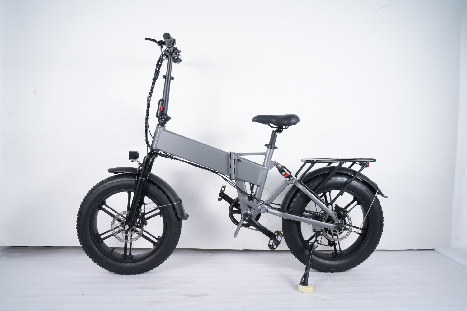 E-bici plegable de plata