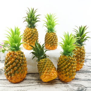 Piña Artificial Decorativa Grande de Plástico, Accesorio para Fotos, para Sala de Estar, para Festividades Navideñas - Product Image 4