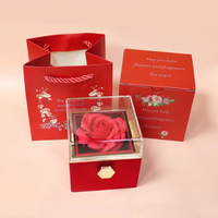 Nouvelle boîte à bijoux rotative en forme de rose, coffret cadeau pour la Saint-Valentin, boîtes à bagues en acrylique pour mariage, rangement de colliers, présentoir à bijoux en forme de rose