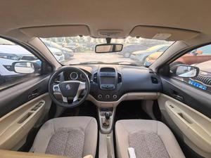 Geely Briton, Exterior Blanco, Interior de Color Claro, Versión a Gasolina - Product Image 2