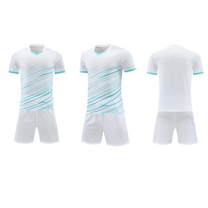 Camisetas de Fútbol Personalizadas con Logotipos para Hombre, 100% Poliéster, Transpirables, de Secado Rápido, Cuello en V, Mangas Cortas, Tejido Elástico, OEM - Product Image 3