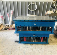 Machine de fabrication de couvercle de trou d'homme en plastique de 12 pouces x 12 pouces Presse hydraulique avec système de chauffage Servo System Pressure Vessel Mold Press