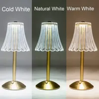 Lampe de table moderne en métal sans fil rechargeable à effet de lumière en acrylique LED à gradation et pointe d'étoile sans fil