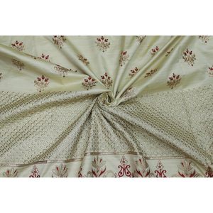 Tissu en soie brute brodé Triloki à motif floral, poids moyen, pour vêtements et saris, vendu au mètre - Product Image 1
