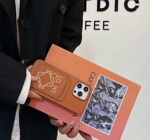 Custodia in pelle di design urbano di lusso per <span class=keywords><strong>iPhone</strong></span> 16 15 14 <span class=keywords><strong>13</strong></span> <span class=keywords><strong>Pro</strong></span> Max Foil oro lettera <span class=keywords><strong>protezione</strong></span> antiurto stile urbano - Product Image 2