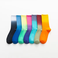 Planche à roulettes personnalisée Tie Dye Crew chaussettes drôle nouveauté mode coloré Cool pour le sport impression numérique pour la saison d'automne