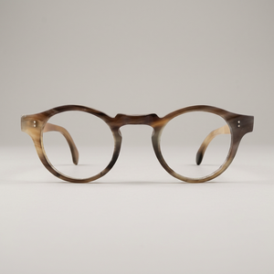 Gafas de Sol de Cuerno de Buey Orgánico con Diseño Único Hecho a Mano, Forma Contemporánea y Elegante, Personalización de Marca y Montura Natural - Product Image 1