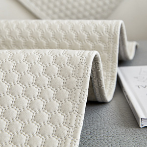 وسادة جلوس مانعة للانزلاق مضادة للخدش مع غطاء واقي للكلاب قابلة للغسل ومقاومة للماء - Product Image 3