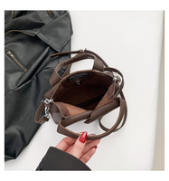Sac bandoulière en cuir PU en forme de chemise mignon et amusant, avec sangle détachable et réglable, pour femme, idéal pour le quotidien ou comme cadeau.