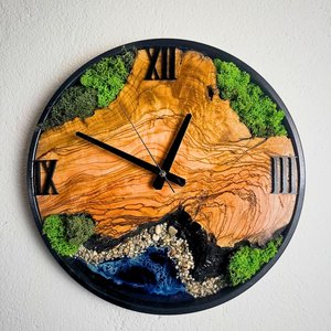 Horloge murale en bois naturel Décoration élégante pour la maison et le bureau avec mouvement silencieux et design classique à vendre - Product Image 3