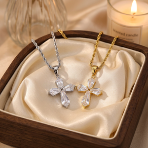 Colgante de Cruz con Incrustaciones de Moissanita, Plata de Ley 925, Joyería de Lujo para Fiestas y Eventos, Estilo Hip Hop - Product Image 1