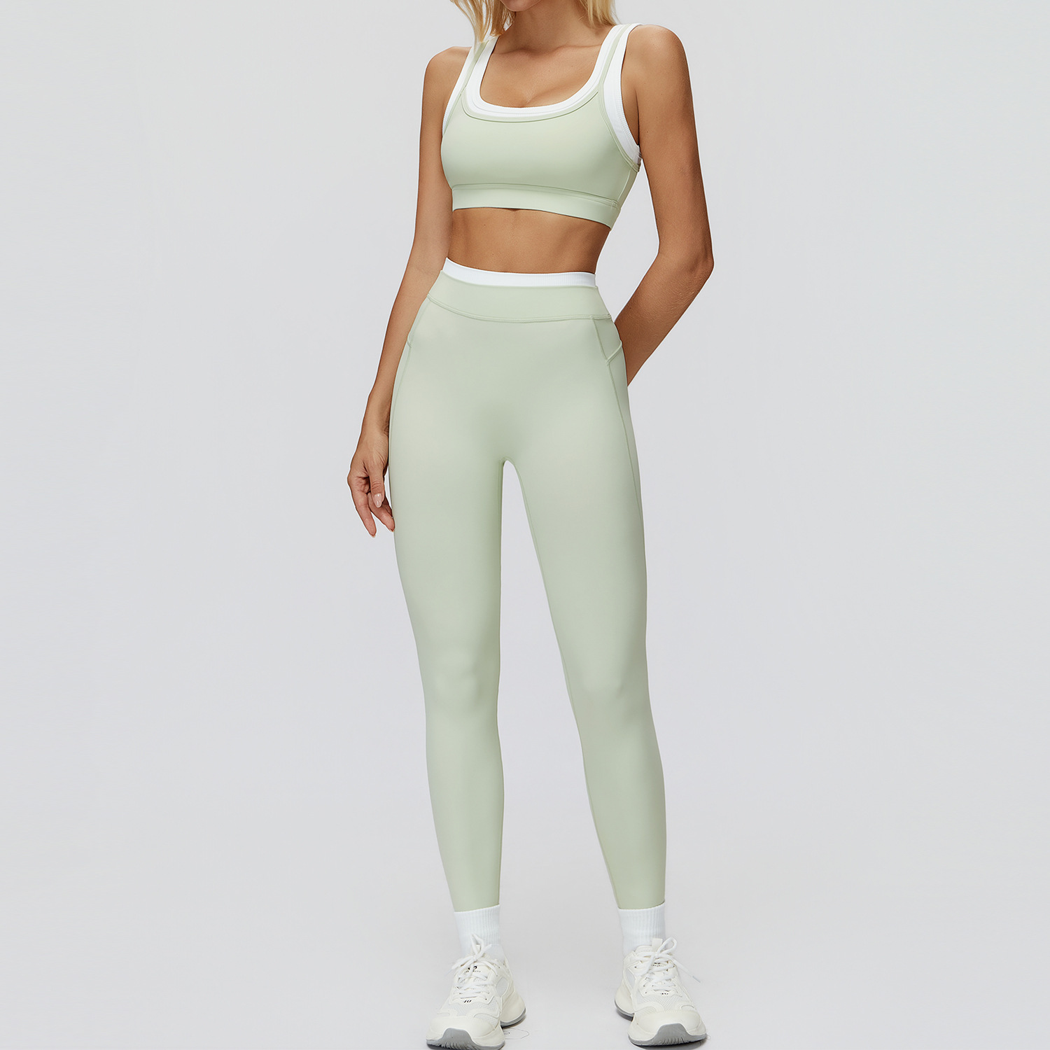Sujetador y leggings verdes