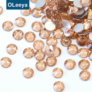 Échantillon Gratuit Usine Strass en Verre à Dos Plat Non Thermocollant Effet Ombre Dorée pour Nail Art Fabricant de Strass pour Manucure - Product Image 3