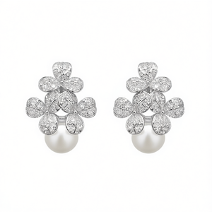 E3552 Orecchini a lobo a forma di fiore in oro bianco con pavé di diamanti e perla d'acqua dolce per gioielli di lusso da donna - Product Image 1