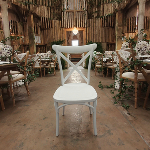 <span class=keywords><strong>Sedie</strong></span> Chiavari impilabili in resina effetto <span class=keywords><strong>legno</strong></span> <span class=keywords><strong>bianco</strong></span>, faggio e rovere, per bistrò, sala da pranzo, noleggio, matrimoni, con schienale a croce (X Crossback) - Product Image 3