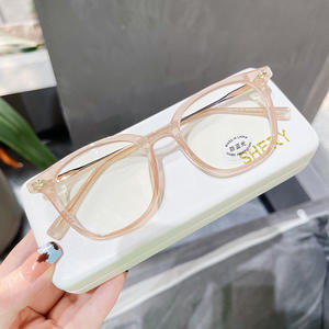 Gafas Qianai con montura cuadrada y filtro de luz azul para mujer, lentes de PC TR90, tamaño mediano, monturas ópticas de estilo coreano - Product Image 1
