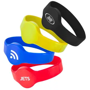 günstige Werbegeschenke individuelles Logo dekoratives Gummiband Silikon-Armbänder RFID-Silikon-Armbänder