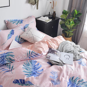 Ensemble <span class=keywords><strong>de</strong></span> housse <span class=keywords><strong>de</strong></span> <span class=keywords><strong>couette</strong></span> en microfibre <span class=keywords><strong>de</strong></span> luxe Literie à impression réactive <span class=keywords><strong>romantique</strong></span> Queen et King Sizes avec housse <span class=keywords><strong>de</strong></span> <span class=keywords><strong>couette</strong></span> en dentelle - Product Image 3