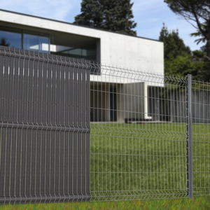 Panneau de clôture en fil métallique <span class=keywords><strong>rigide</strong></span> soudé avec revêtement en poudre 3D NorMesh <span class=keywords><strong>pour</strong></span> la protection de la vie privée, avec lattes en <span class=keywords><strong>PVC</strong></span> plastique UV <span class=keywords><strong>pour</strong></span> jardin, cour - Product Image 1