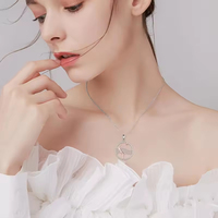 Collier pendentif joueur de volley-ball en argent sterling 925, charmant bijou sportif pour femmes et filles, cadeau idéal pour camarade de l'équipe