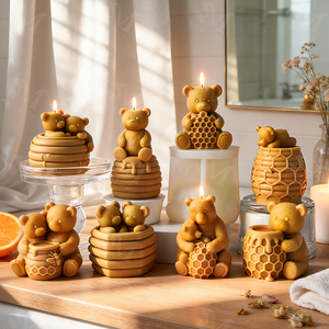 J10-538 Moule en silicone en forme d'ours pour figurine en plâtre d'aromathérapie, bougie artisanale et pierre diffuseur, motif nid d'abeille, DIY - Product Image 1