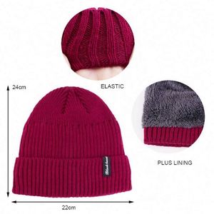 Gorros de satén personalizados al por mayor con logo, gorros de invierno de punto cálidos con forro de felpa, estilo unisex de acrílico con imagen. - Product Image 3