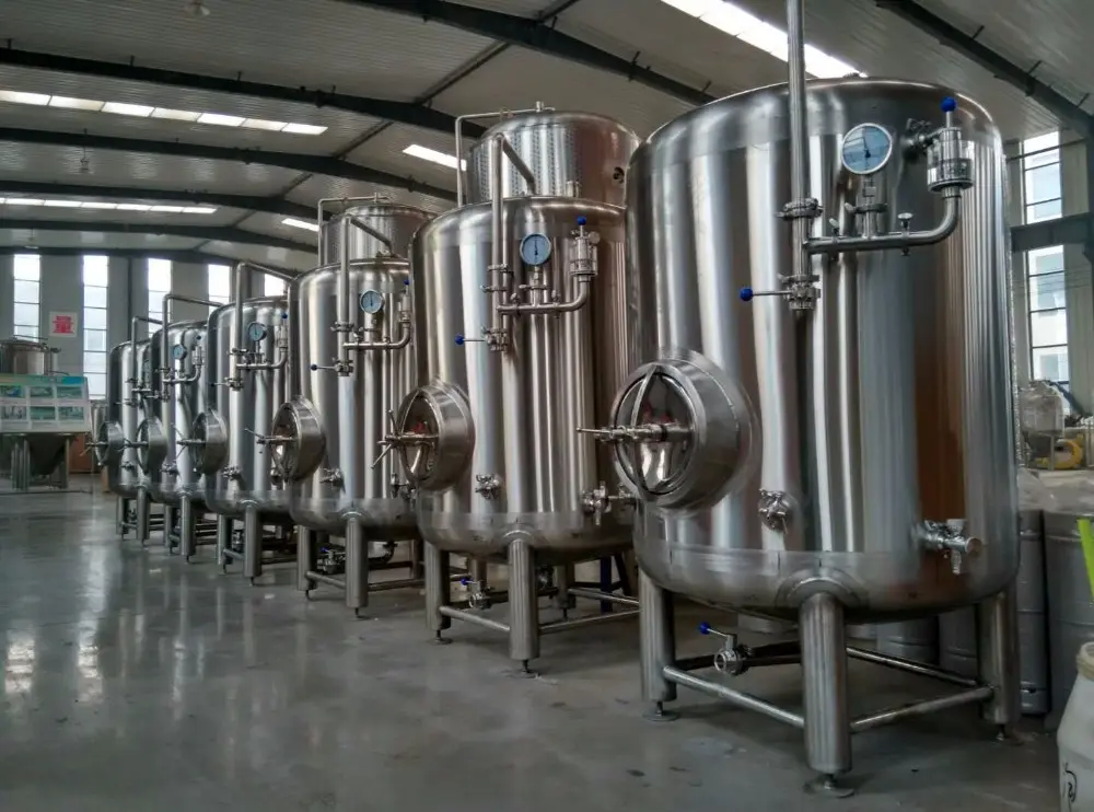 3000L 4000L 5000L 6000L 8000L serbatoio di birra orizzontale luminoso serbatoio di stoccaggio della birra