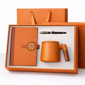 Set de Regalo Corporativo de Alta Gama, Cuaderno de Oficina de Cuero PU, Taza y Bolígrafo con Logotipo Personalizado, Impresión en Serigrafía para Uso Promocional - Product Image 3