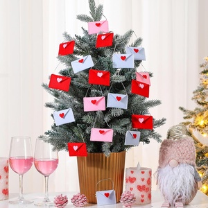 Confezione da 30 Cuori in Feltro, Decorazioni per San Valentino, Ornamenti Appesi per Albero di Natale, Matrimoni, Compleanni, Feste - Product Image 6