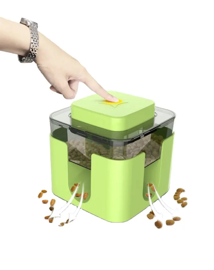 Wholesale Best-selling Durable Toxic-free Automatic Pet Feeder Food Dispenser Dog Food Slow Feeder Toy For Cats And Dogs