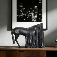 Sculpture d'animal en métal, cheval, décoration d'anniversaire, décoration de la maison, design Art Déco, style moderne et simple, ornement de table de haute qualité