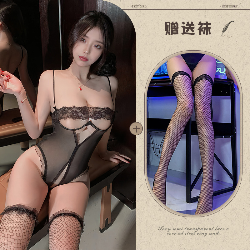 จั๊มสูทสีดำ + ถุงน่องตาข่ายสีดำ