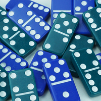 Fabrication directe d'usine, jeu de dominos double six coloré, blocs de dominos multicolores et logo personnalisés pour jouer au jeu de dominos