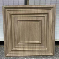 Dalles de plafond PVC 3D modernes très vendues 1,64x1,64 pieds, étanches, ignifuges, épaisseur 0,6 mm, forme carrée, panneau de plafond en grille PVC