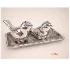 Plateau en bois profond avec des poignées en métal pour l'usage de cuisine - Product Image 6