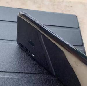 Vente en gros de téléphones mobiles 5G d'origine A40S version mondiale Smartphone 5G 6.4 pouces 4 Go de RAM 64 Go de téléphone déverrouillé Téléphone cellulaire - Product Image 2