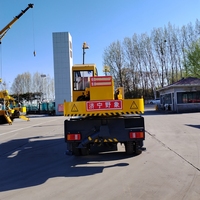 Grue de camionnette haute performance Jining Sitong 12 tonnes, flèche de 6 m en 8 sections portant jusqu'à 40 m, 3 rangées de stabilisateurs hydrauliques en 3 sections