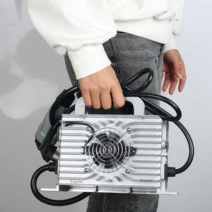 Personnalisation privée Lifepo4 29.2V 40Amp Charge de batterie au lithium-ion <span class=keywords><strong>pour</strong></span> un tricycle de véhicule tout-terrain <span class=keywords><strong>électrique</strong></span> - Product Image 4