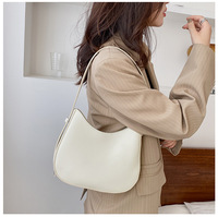 Sac tendance 2024 Sac à main personnalisé de haute qualité en cuir PU Sac à main pour femmes Grand sac fourre-tout Chaîne de verrouillage Sacs à bandoulière