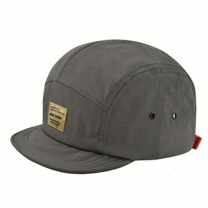 หมวกเบสบอลแบบ Snapback ปีกแบนจากโรงงาน รับทำโลโก้ปัก หมวก Snapback 5 ชิ้น - Product Image 6